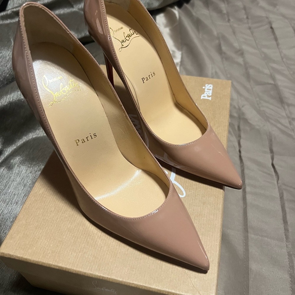 Christian Louboutin Tan Stiletto Heel! like new! Only worn a couple times. - Picture 2 of 6